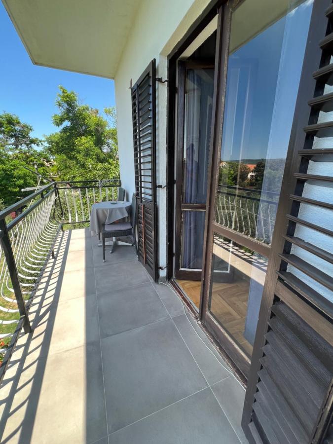 Apartments And Pansion M&R Turanj Exterior photo